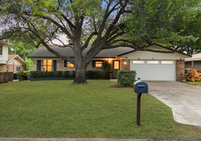 1st image of 206 E Pheasant Rd, Highland Haven, TX 78654 | MLS# 2656098