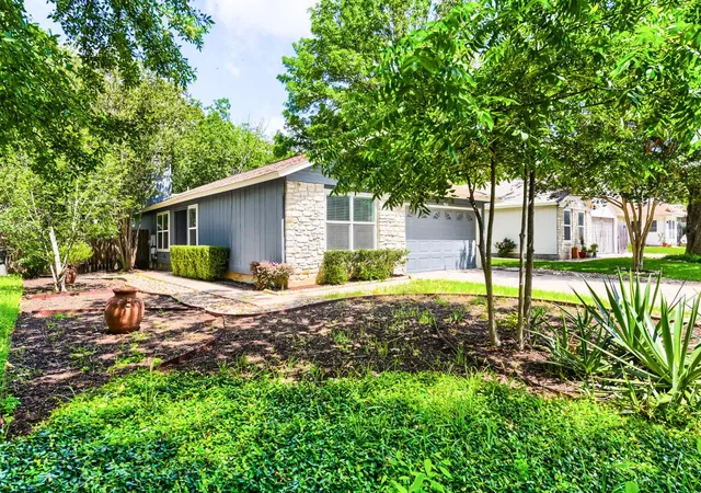 Photo 1 of Single family home for sale at 9616 Holly Springs Dr, Austin, TX 78748 | MLS# 3507136 | Listing updated on 2026-09-21