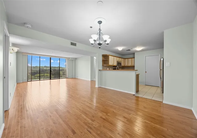 4th image of 40 N Interstate 35 Hwy #8C4, Austin, TX 78701 | MLS# 7408657