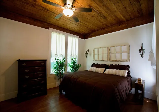 3rd image of 1704 N Houston Ave, Cameron, TX 76520 | MLS# 6829547