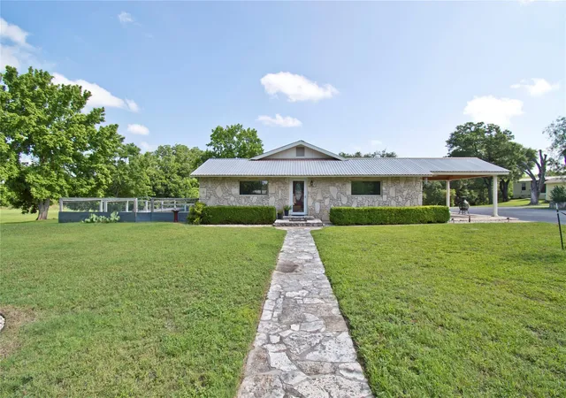 1st image of 702 E Schubert St, Fredericksburg, TX 78624 | MLS# 2381460