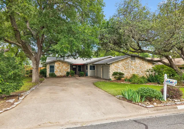 Photo 1 of Single family home for sale at 6101 Sun Vista Dr, Austin, TX 78749 | MLS# 2257356 | Listing updated on 2026-09-06