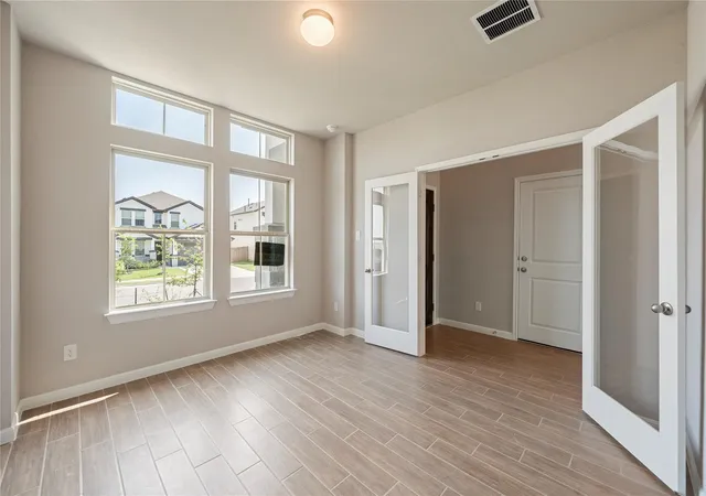 Photo 4 of Single family home for sale at 145 Comet Pointe Dr, Georgetown, TX 78628 | MLS# 3469164 | Listing updated on 2026-09-19
