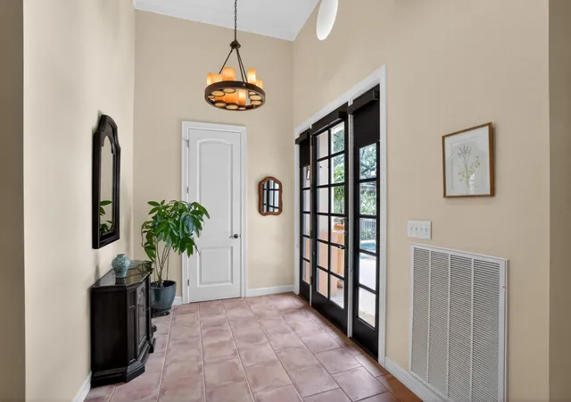 Listing Photo 1 - Condo for sale in building located at 2305 Barton Creek Blvd, Austin, TX 78735 - Unit #40