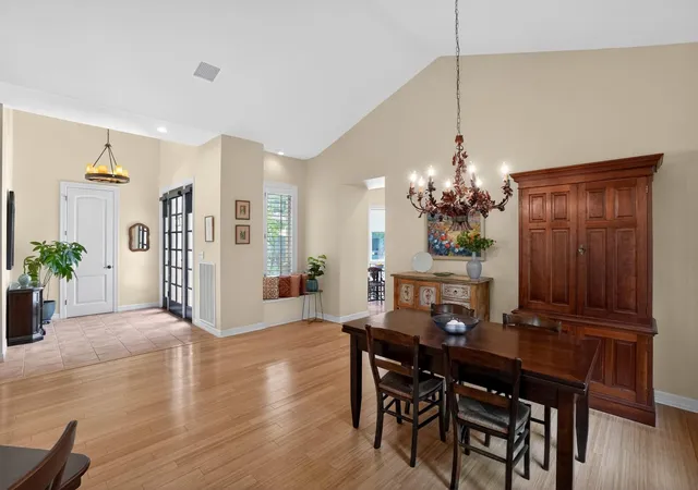 Listing Photo 4 - Condo for sale in building located at 2305 Barton Creek Blvd, Austin, TX 78735 - Unit #40