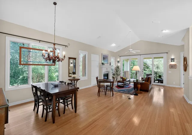 Listing Photo 5 - Condo for sale in building located at 2305 Barton Creek Blvd, Austin, TX 78735 - Unit #40