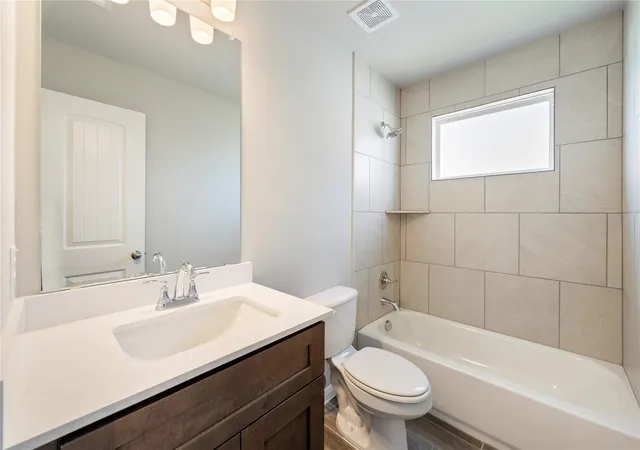Photo 4 of Sale Pending at 221 Comet Pointe Dr, Georgetown, TX 78628 | MLS# 8327193 | Listing updated on 2026-10-09