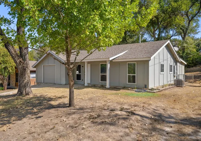 Photo 3 of Single family home for sale at 3103 Matador Dr, Austin, TX 78741 | MLS# 1548066 | Listing updated on 2026-06-28