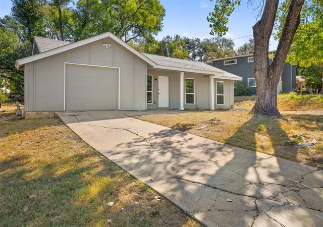 Photo 4 of Single family home for sale at 3103 Matador Dr, Austin, TX 78741 | MLS# 1548066 | Listing updated on 2026-06-28