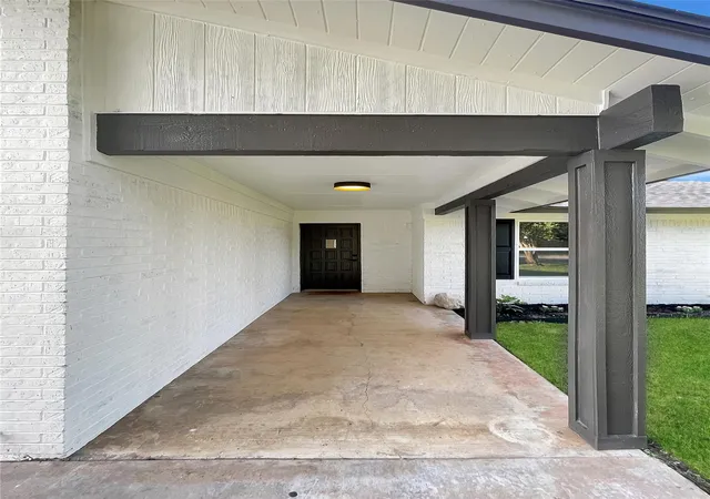 Photo 3 of Single family home for sale at 313 Golden Oaks Dr, Georgetown, TX 78628 | MLS# 2326857 | Listing updated on 2026-10-02