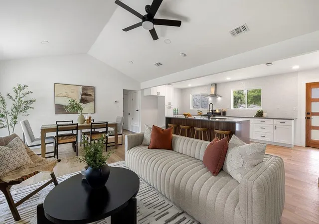 Photo 2 of Single family home for sale at 5400 Salem Hl Dr, Austin, TX 78745 | MLS# 7748842 | Listing updated on 2026-09-15