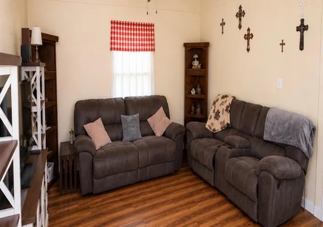 Photo 3 of Single family home for sale at 810 N 6th Street, Temple, TX 76501 | MLS# 8317683 | Listing updated on 2026-10-07