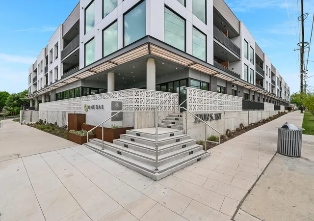Listing Photo 5 - Condo for sale in building located at 2209 S St, Austin, TX 78704 - Unit #330