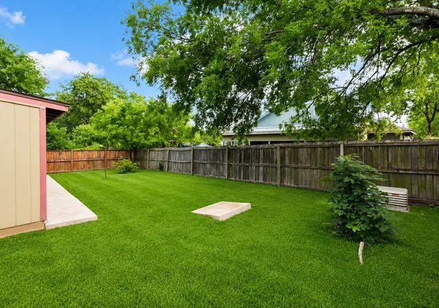 5th image of 5611 Meadow Crst, Austin, TX 78744 | MLS# 1450430