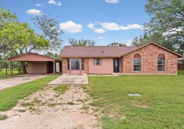 Photo 2 of Single family home for sale at 650 W Austin Rd, Luling, TX 78648 | MLS# 4977052 | Listing updated on 2026-09-16