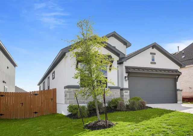 Photo 3 of Single family home for sale at 8521 Pine Muhly Dr, Lago Vista, TX 78645 | MLS# 1312598 | Listing updated on 2026-09-28