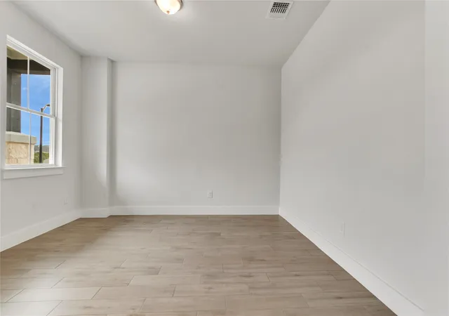 Photo 3 of Single family home for sale at 8515 Pine Muhly Dr, Lago Vista, TX 78645 | MLS# 2070335 | Listing updated on 2026-09-28
