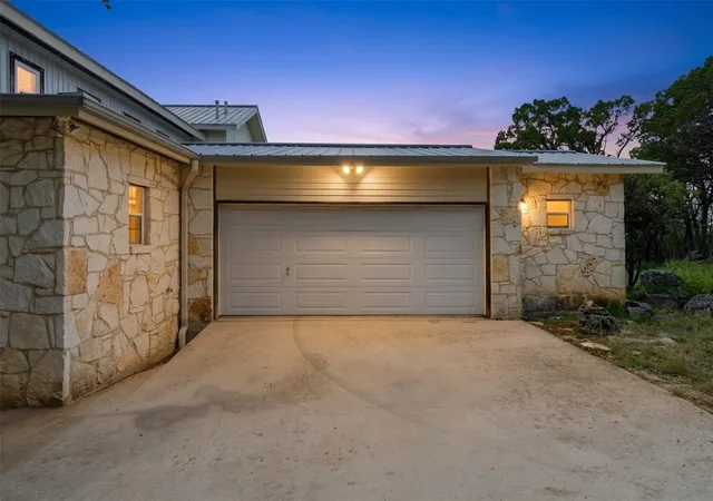 Photo 3 of Single family home for sale at 700 Skyline Ridge Lookout Dr, Wimberley, TX 78676 | MLS# 3042044 | Listing updated on 2026-09-30
