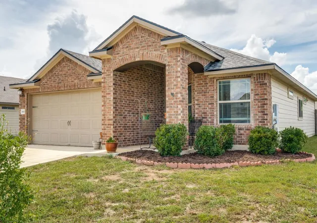 Photo 1 of Single family home for sale at 1618 Woodlands Dr, Kyle, TX 78640 | MLS# 5494428 | Listing updated on 2026-07-22