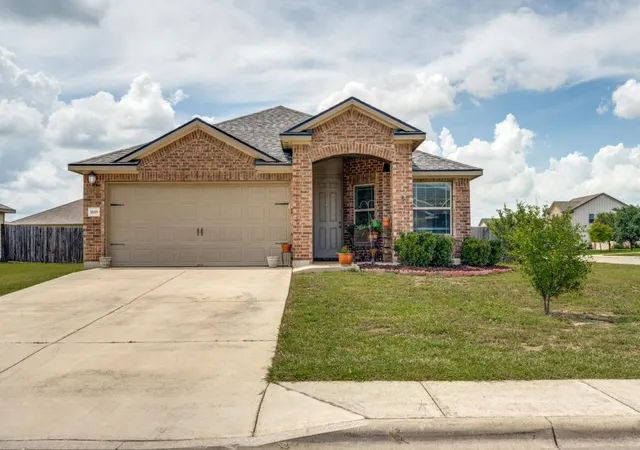 Photo 2 of Single family home for sale at 1618 Woodlands Dr, Kyle, TX 78640 | MLS# 5494428 | Listing updated on 2026-07-22