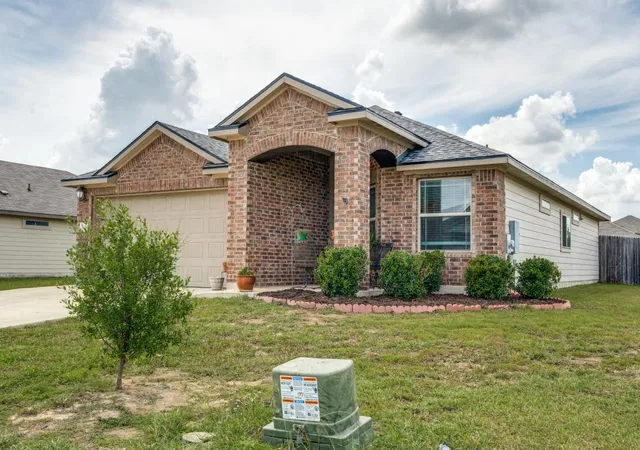Photo 3 of Single family home for sale at 1618 Woodlands Dr, Kyle, TX 78640 | MLS# 5494428 | Listing updated on 2026-07-22
