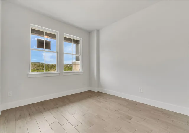 Photo 3 of Single family home for sale at 8523 Pine Muhly Dr, Lago Vista, TX 78645 | MLS# 4460540 | Listing updated on 2026-09-28