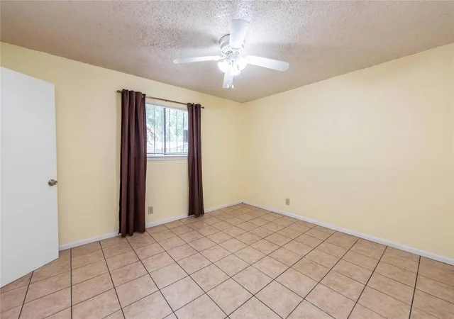 Photo 4 of House for sale at 5006 Sara Dr, Austin, TX 78721 | MLS# 2506994 | Listing updated on 2026-09-02