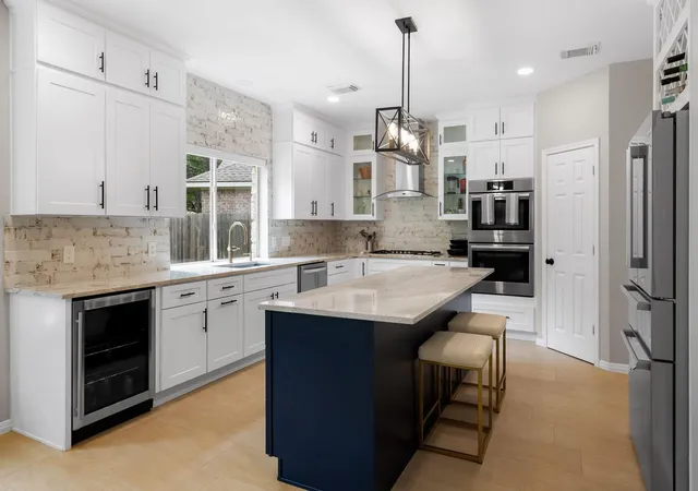 Photo 2 of Sale Pending at 3401 Zebecca Crk Dr, Austin, TX 78732 | MLS# 5755314 | Listing updated on 2026-09-03