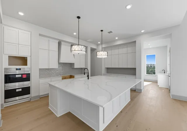 Photo 4 of Sale Pending at 802 Lauren Belle Ln, Austin, TX 78738 | MLS# 9101457 | Listing updated on 2026-07-07