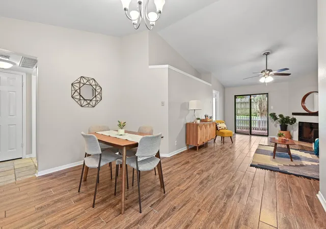 Listing Photo 3 - Condo for sale in building located at 1601 Faro Dr, Austin, TX 78741 - Unit #1404