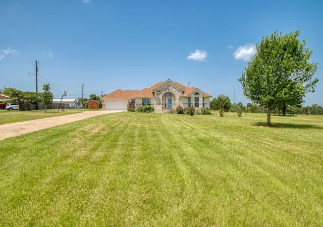 Photo 3 of Single family home for sale at 341 Brown Rd, Mc Dade, TX 78650 | MLS# 7911858 | Listing updated on 2026-09-23