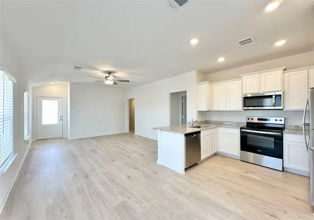 3rd image of 129 Paradise Canyon Dr, Jarrell, TX 76537 | MLS# 2129241