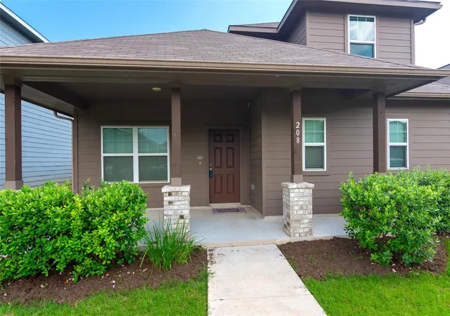 Photo 3 of Single family home for sale at 208 Timber Brk Dr, Hutto, TX 78634 | MLS# 5960502 | Listing updated on 2026-08-21
