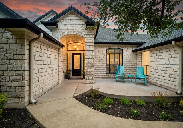 Photo 1 of Single family home for sale at 109 Westview Dr, Georgetown, TX 78628 | MLS# 8169556 | Listing updated on 2026-10-15