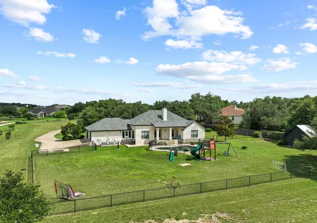Photo 3 of Single family home for sale at 109 Westview Dr, Georgetown, TX 78628 | MLS# 8169556 | Listing updated on 2026-10-15