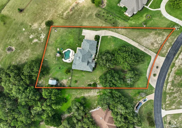 Photo 4 of Single family home for sale at 109 Westview Dr, Georgetown, TX 78628 | MLS# 8169556 | Listing updated on 2026-10-15