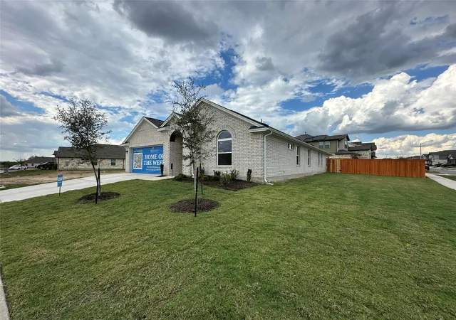 Photo 1 of Sale Pending at 439 Backstays Loop, Kyle, TX 78640 | MLS# 3156002 | Listing updated on 2026-10-08