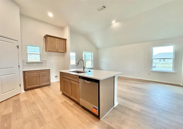 Photo 4 of Sale Pending at 439 Backstays Loop, Kyle, TX 78640 | MLS# 3156002 | Listing updated on 2026-10-08