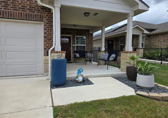 Photo 3 of Single family home for sale at 212 Yoakum St, Leander, TX 78641 | MLS# 8194091 | Listing updated on 2026-09-01