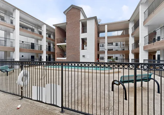 2nd image of 501 W 26Th St #224, Austin, TX 78705 | MLS# 2450463