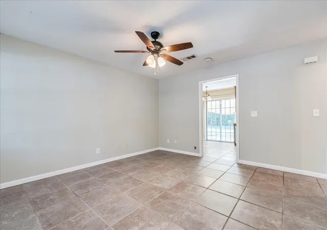 3rd image of 609 Cottonwod St, Lockhart, TX 78644 | MLS# 4878665