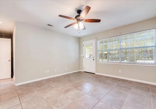 5th image of 609 Cottonwod St, Lockhart, TX 78644 | MLS# 4878665