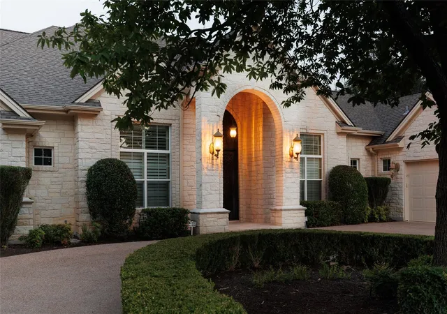 Photo 2 of Single family home for sale at 200 Stardust Ln, Georgetown, TX 78633 | MLS# 1563256 | Listing updated on 2026-10-09