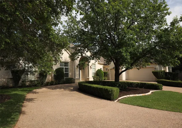 Photo 3 of Single family home for sale at 200 Stardust Ln, Georgetown, TX 78633 | MLS# 1563256 | Listing updated on 2026-10-09