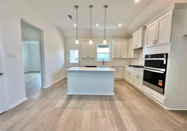 Photo 3 of Single family home for sale at 526 Elephant Is Loop, Kyle, TX 78640 | MLS# 5333593 | Listing updated on 2026-10-08