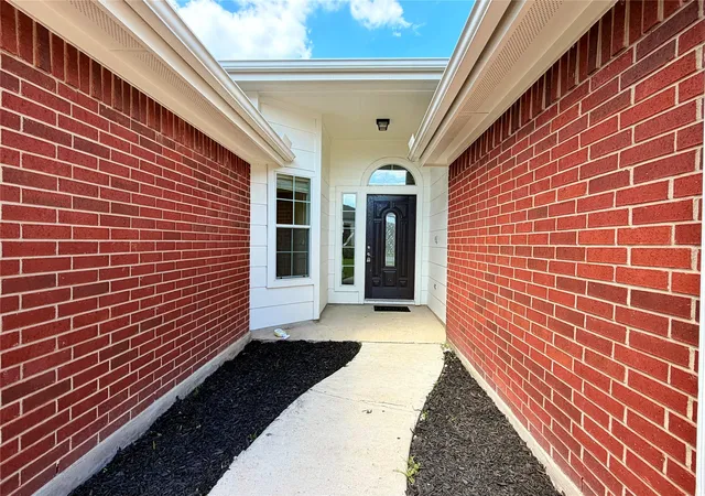 Photo 3 of Single family home for sale at 15210 Wideleaf Cv, Austin, TX 78724 | MLS# 2563365 | Listing updated on 2026-08-29