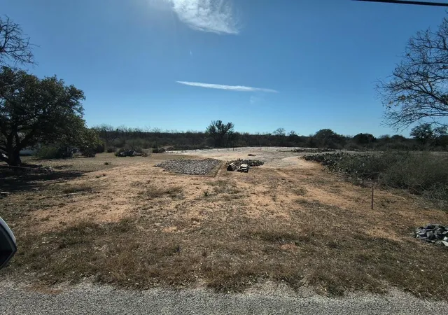 Homes for sale in Granite Shoals, TX | 125 W Live Oak Dr W, Granite Shoals, TX 78654 | MLS# 1041817