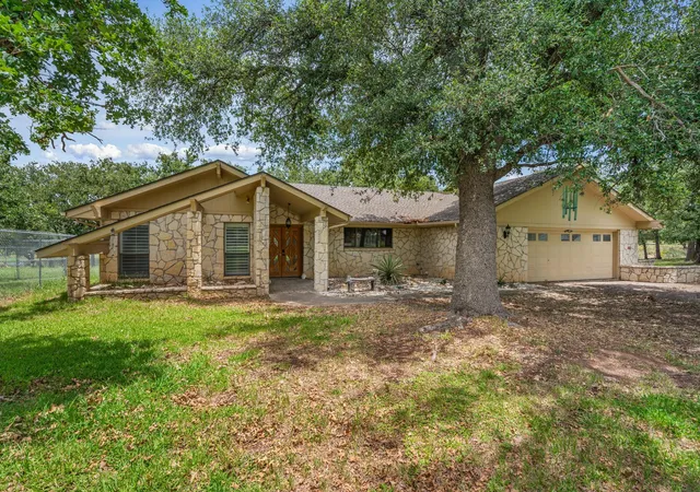 2nd image of 109 Sunset Cir, Burnet, TX 78611 | MLS# 8694278