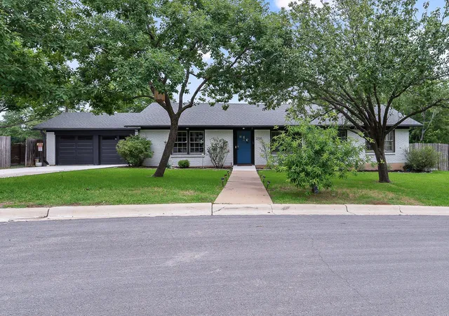 Photo 4 of Sale Pending at 2700 Rock Ter Dr, Austin, TX 78704 | MLS# 1526482 | Listing updated on 2026-08-15