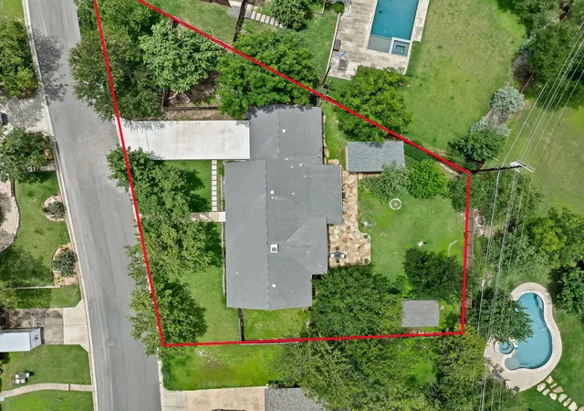 Photo 2 of Sale Pending at 2700 Rock Ter Dr, Austin, TX 78704 | MLS# 1526482 | Listing updated on 2026-08-15